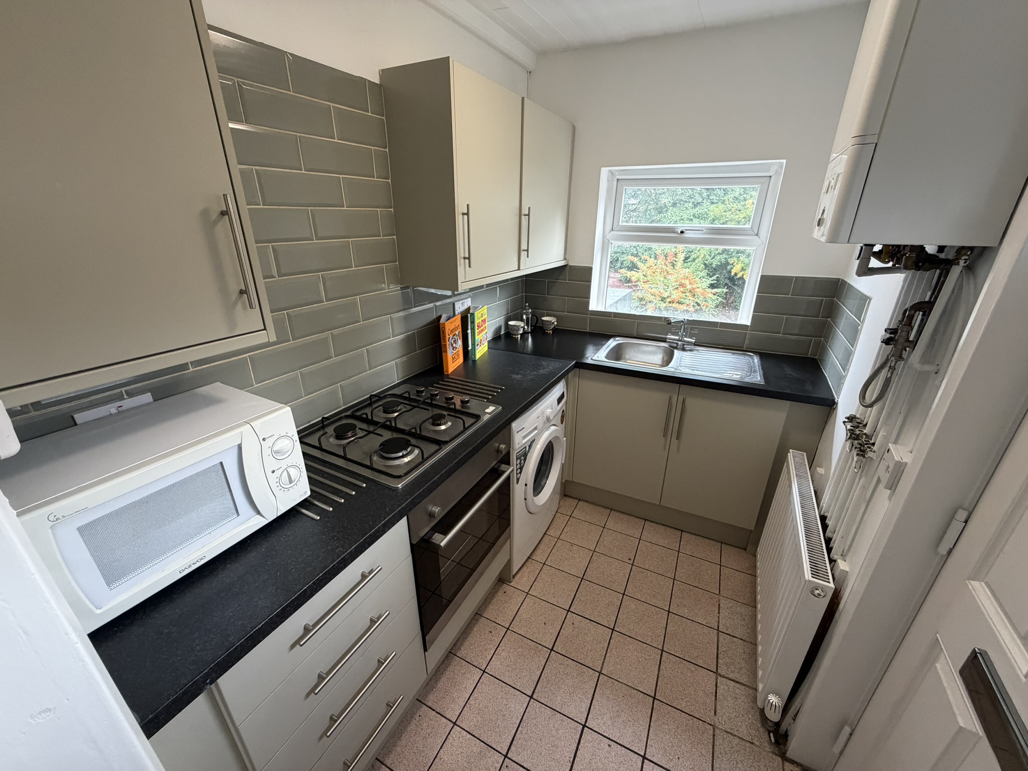 83 Burns Road,Crookesmoor,Sheffield S6 3GL,4 Bedrooms Bedrooms,1 BathroomBathrooms,Terraced,1163