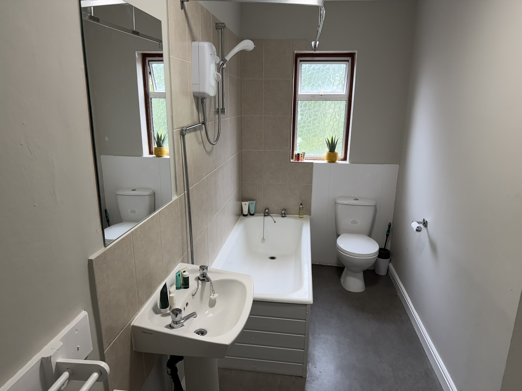 83 Burns Road,Crookesmoor,Sheffield S6 3GL,4 Bedrooms Bedrooms,1 BathroomBathrooms,Terraced,1163