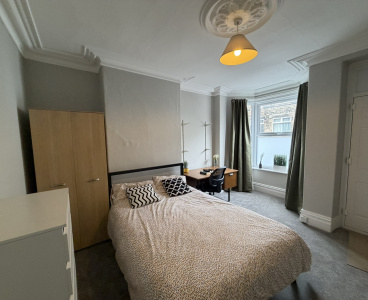 83 Burns Road,Crookesmoor,Sheffield S6 3GL,4 Bedrooms Bedrooms,1 BathroomBathrooms,Terraced,1163