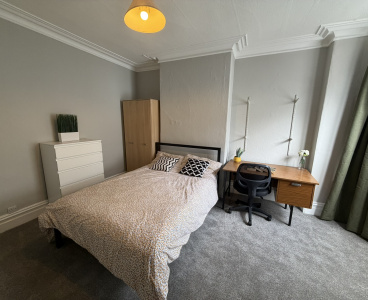 83 Burns Road,Crookesmoor,Sheffield S6 3GL,4 Bedrooms Bedrooms,1 BathroomBathrooms,Terraced,1163