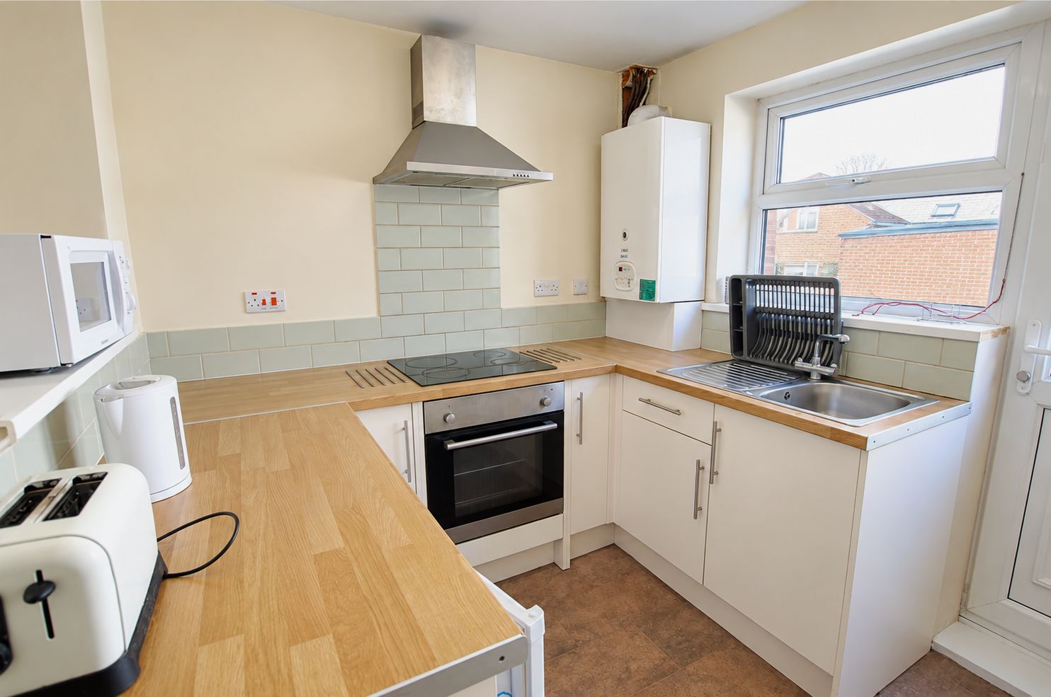 7 Barber Crescent,Crookesmoor,Sheffield S10 1EF,4 Bedrooms Bedrooms,1 BathroomBathrooms,Terraced,1044