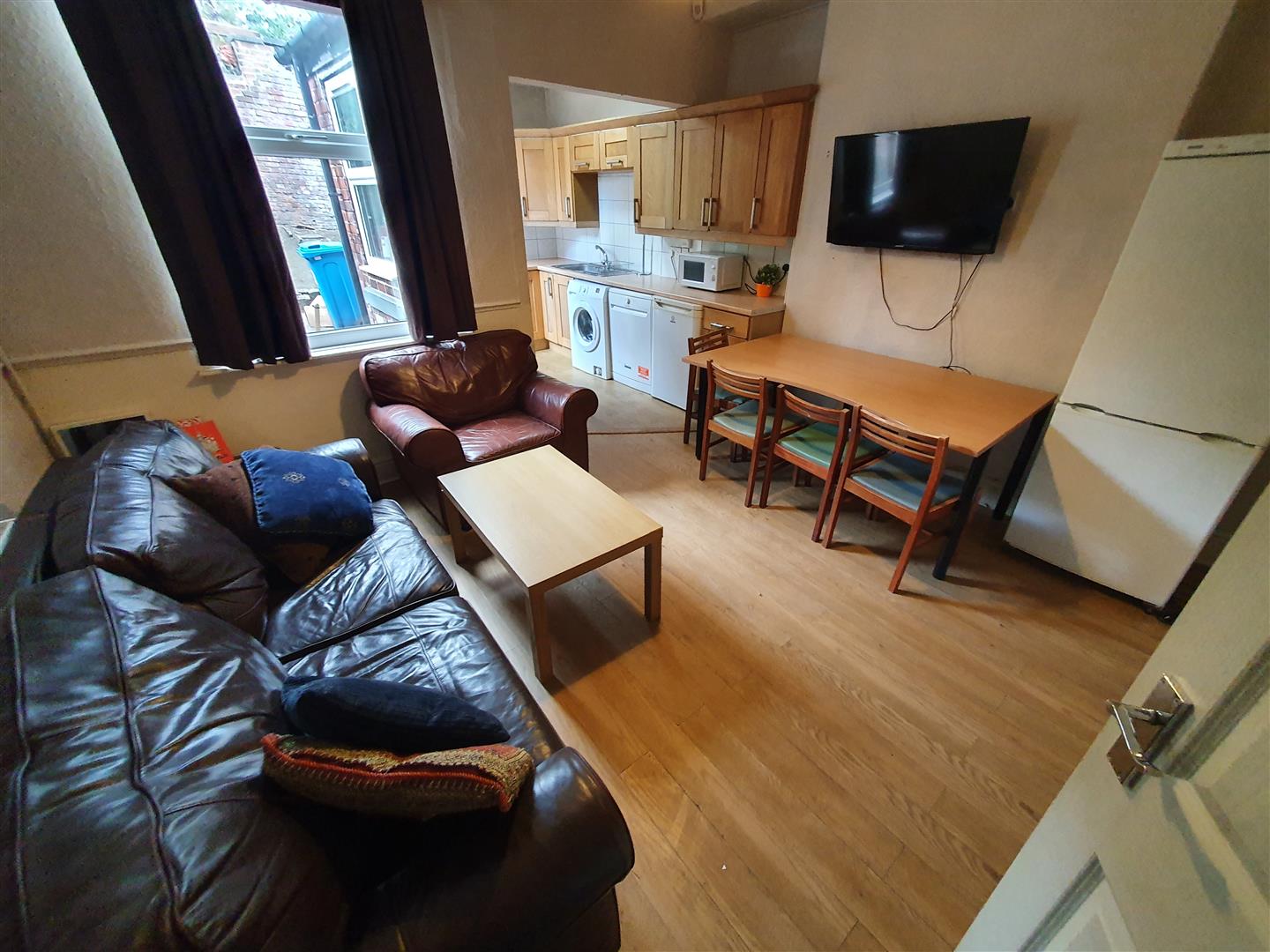 Sheffield,20 Moorgate Avenue,Crookesmoor,Sheffield S10 1EQ,5 Bedrooms Bedrooms,2 BathroomsBathrooms,Terraced,1538