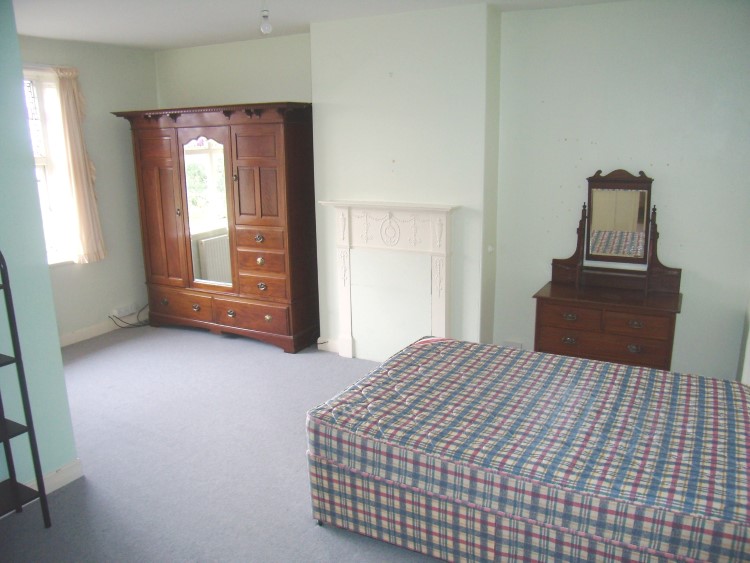 Sheffield,Flat 3,28 Hallamgate Road,Broomhill,Sheffield S10 5BS,1 Bedroom Bedrooms,1 BathroomBathrooms,Flat,1553