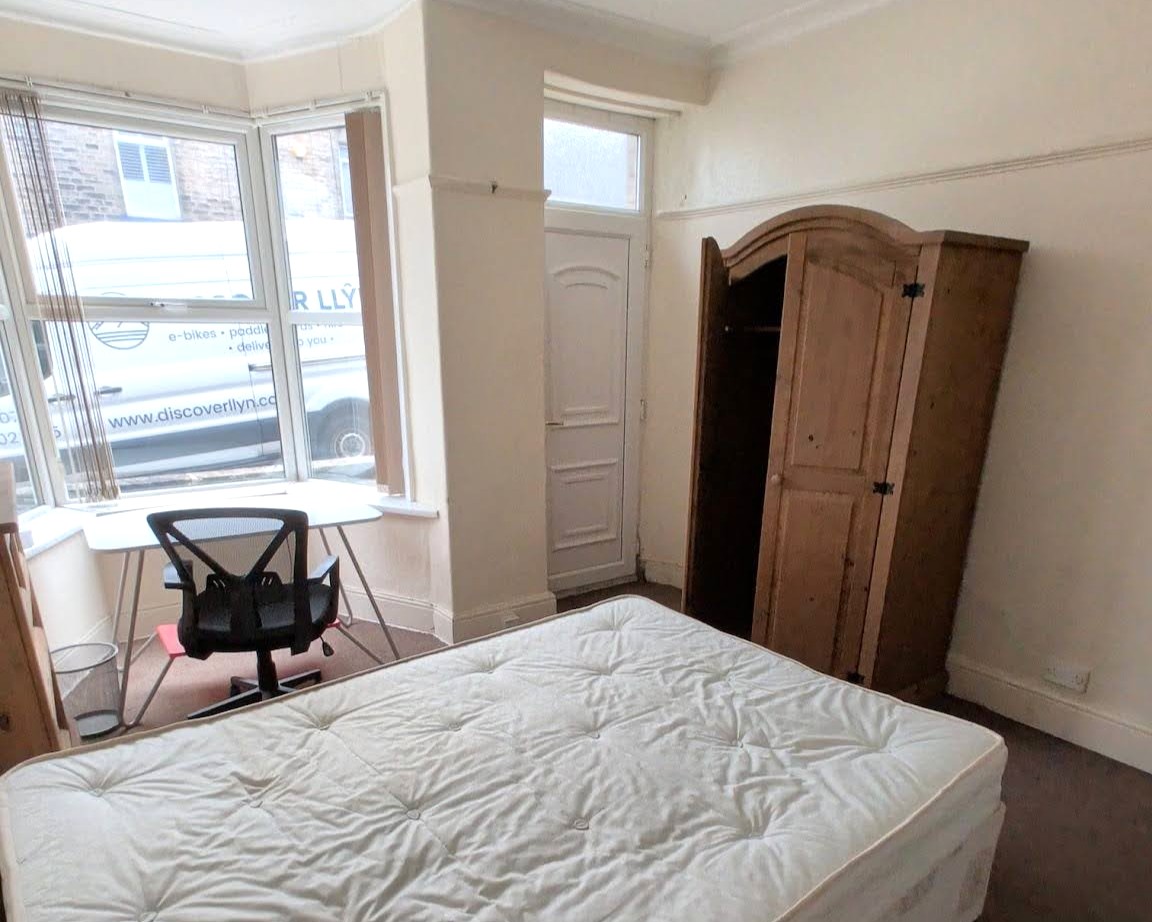 Sheffield,82 Mulehouse Road,Crookes,Sheffield S10 1TB,3 Bedrooms Bedrooms,1 BathroomBathrooms,Terraced,1563