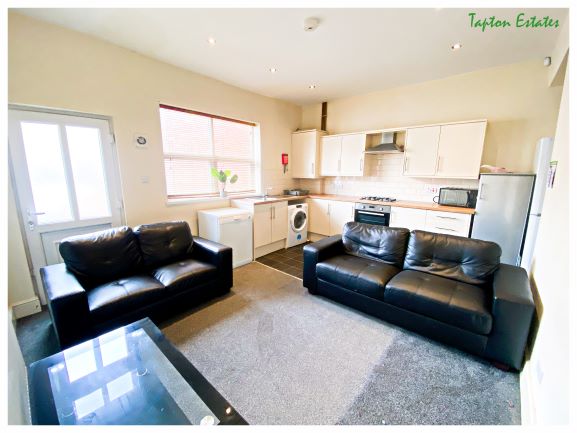 99 Club Garden Road,Abbeydale,Sheffield,5 Bedrooms Bedrooms,2 BathroomsBathrooms,Terraced,1649