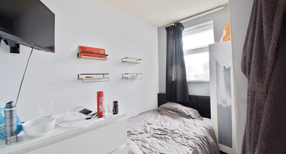 66 Hands Road,Crookesmoor,Sheffield S10 1NB,4 Bedrooms Bedrooms,1 BathroomBathrooms,Terraced,1873